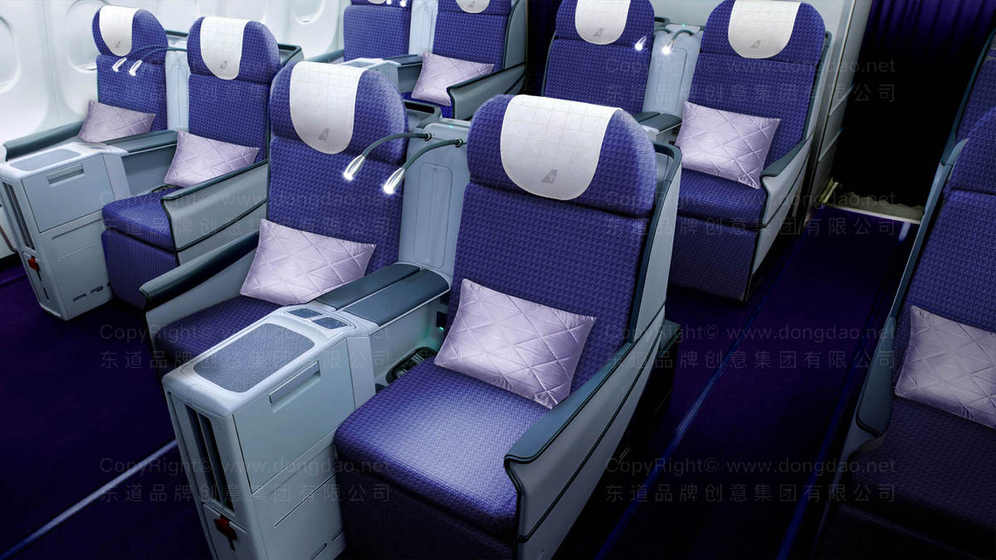 太空被logo怎么与普通被子设计区分？简约风格是否适合该品类？