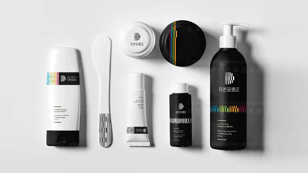 提交给制造商的logo设计文件，应采用什么格式？如何确保线上线下通用性？