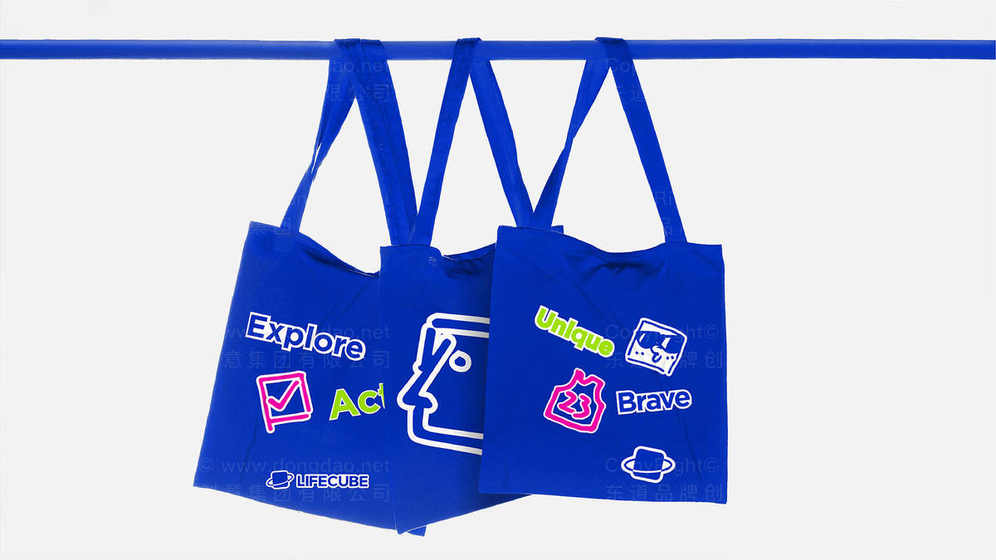 酒吧场景对logo有何特殊要求？吧台椅元素如何巧妙融合？