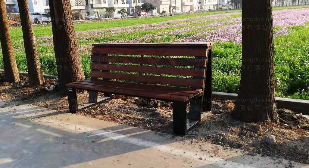 如何通过视觉元素强化集成灶品牌？为什么色彩选择如此关键？