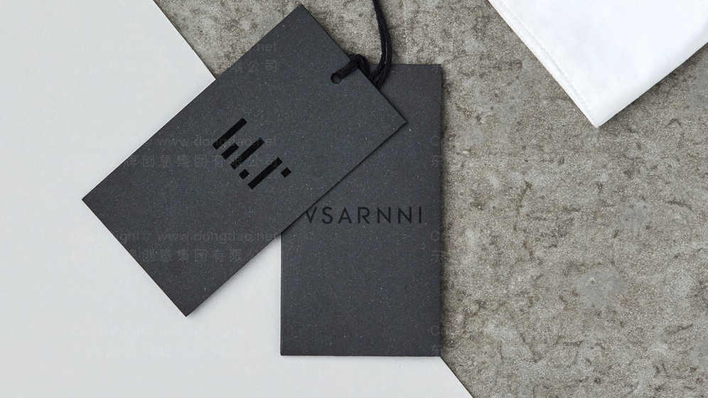 女装品牌设计定义是什么？它对市场定位有何具体作用？