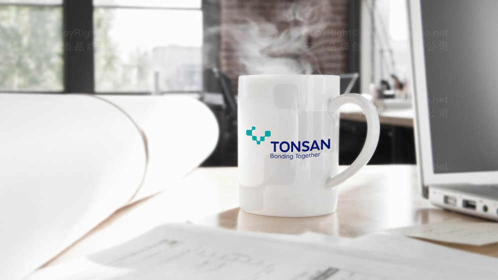 色彩选择对松木家具品牌形象有什么影响？为什么常用绿色或原木色？