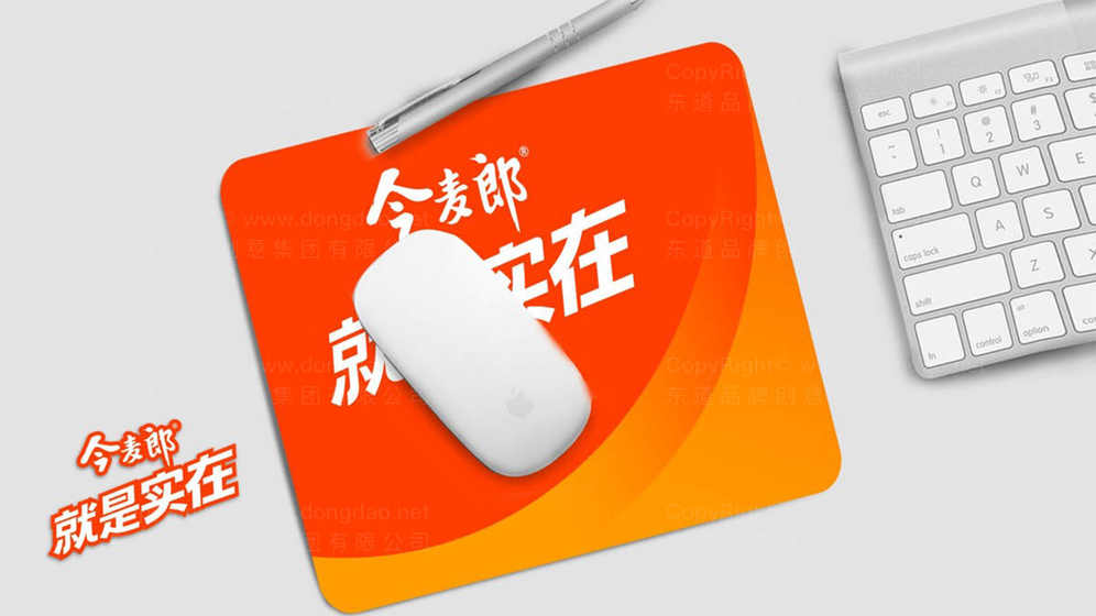 如何通过礼品盒包装设计展现美妆产品的多样性？
