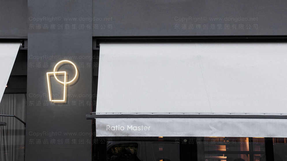 在电商平台中,如何根据奶瓶画册设计优化产品详情页布局?