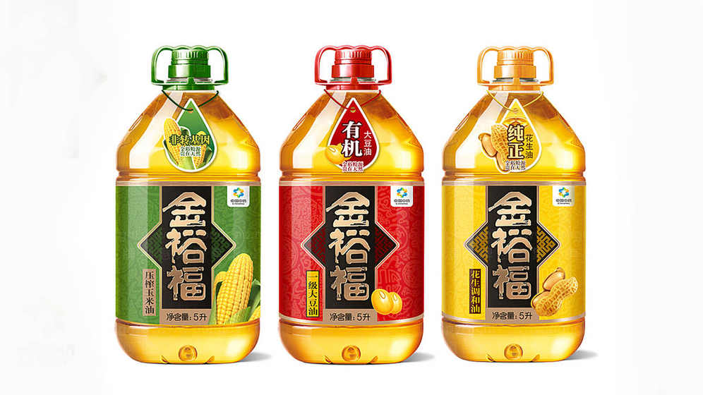 如何根据不同类型的农肥产品设计相应的画册?主要考虑哪些技术参数展示?