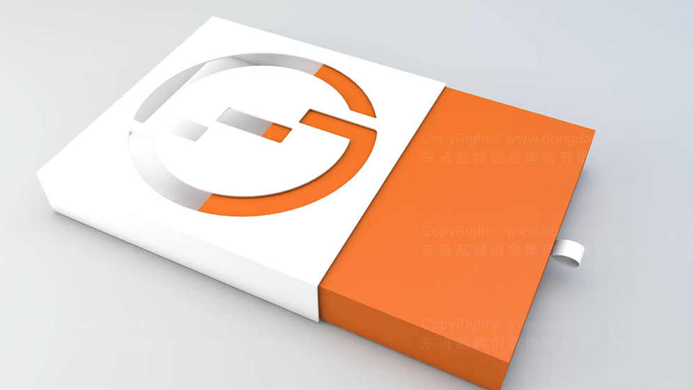 在数字化时代，如何将传统幼教画册设计与多媒体元素有效结合？