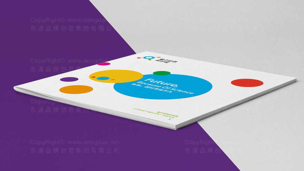 为什么色彩心理学在儿童画册设计中至关重要？它如何影响儿童的阅读兴趣和情绪反应？