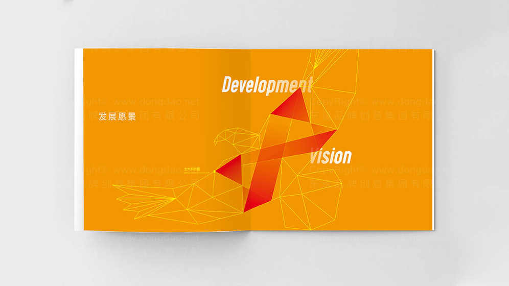 在品牌推广中，如何根据目标受众特点优化创意画册设计？