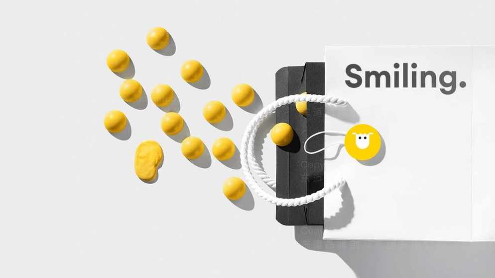 如何根据不同类型院校的特点，有针对性地制定画册设计策略？