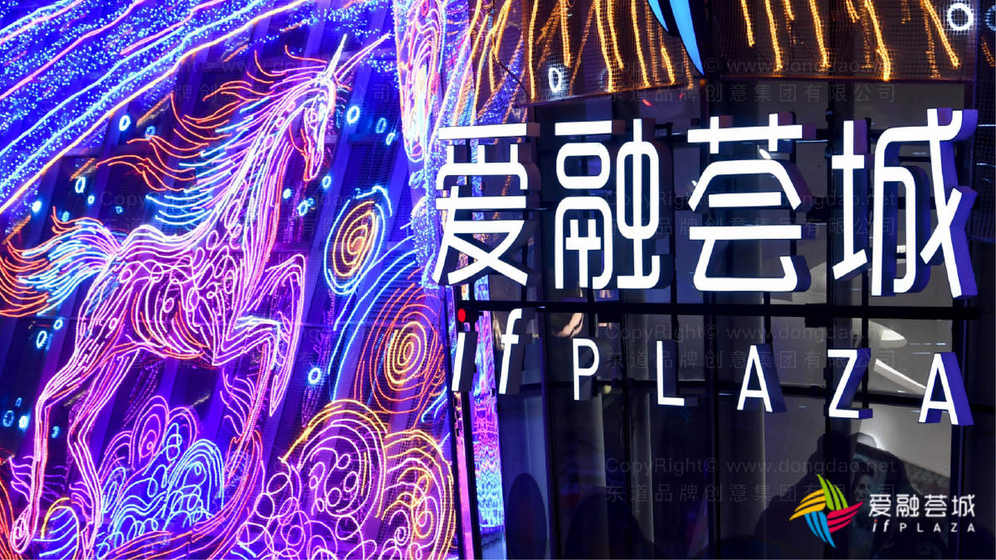 如何通过色彩和布局优化针织衫画册视觉效果？为什么这些元素能提升用户体验？