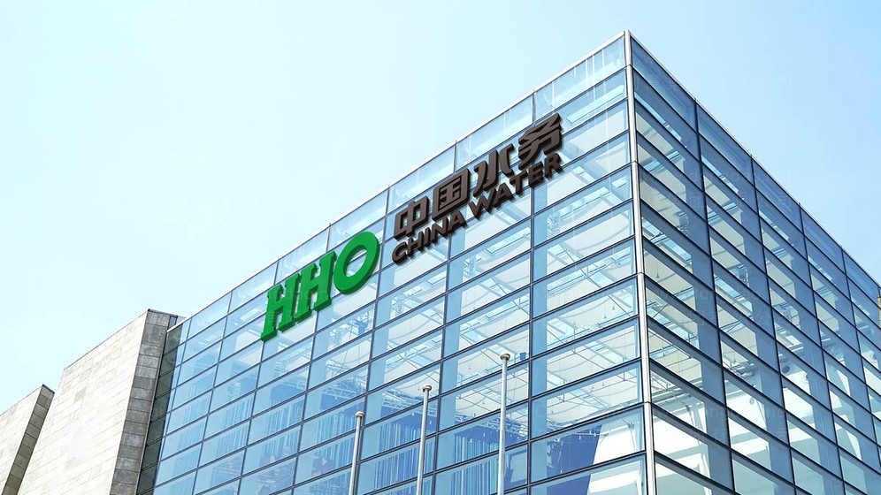 拍摄功能性面料需注意什么？后期排版如何强化产品的科技感与高品质？